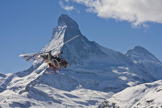 Be on board in the 360° video and see the Matterhorn up close and personal.