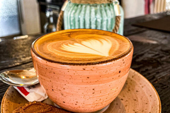 Im «Chalet Alm» gibt es Kaffeespezialitäten in diversen Variationen 