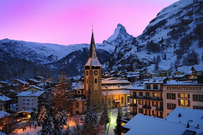 With only around 6,000 residents, Zermatt attracts up to 30,000 tourists per day.