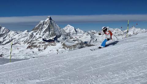 Erstes chinesisches Skirennen in Zermatt
